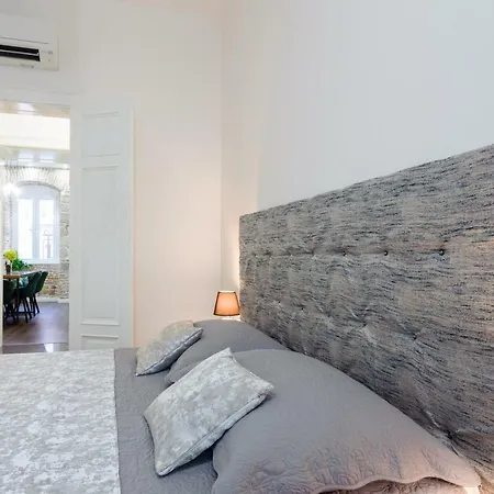 Antique Stone * Split