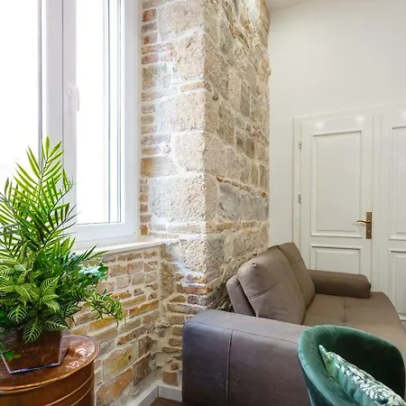 Antique Stone *