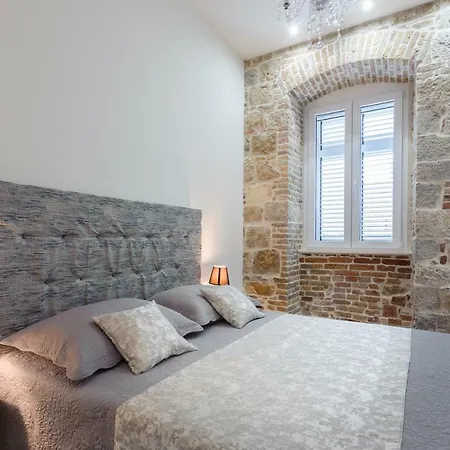 Antique Stone Апартаменты