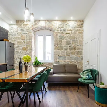 Antique Stone Split