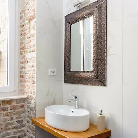 Apartment Antique Stone *